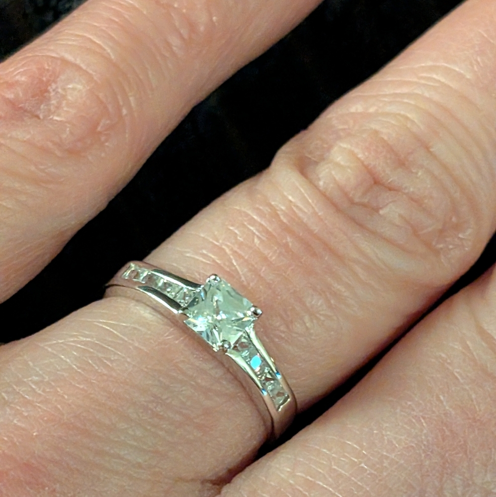 NEW 925 Sterling Silver Clear CZ Princess Solitaire Ring 8 Womens Engagement
